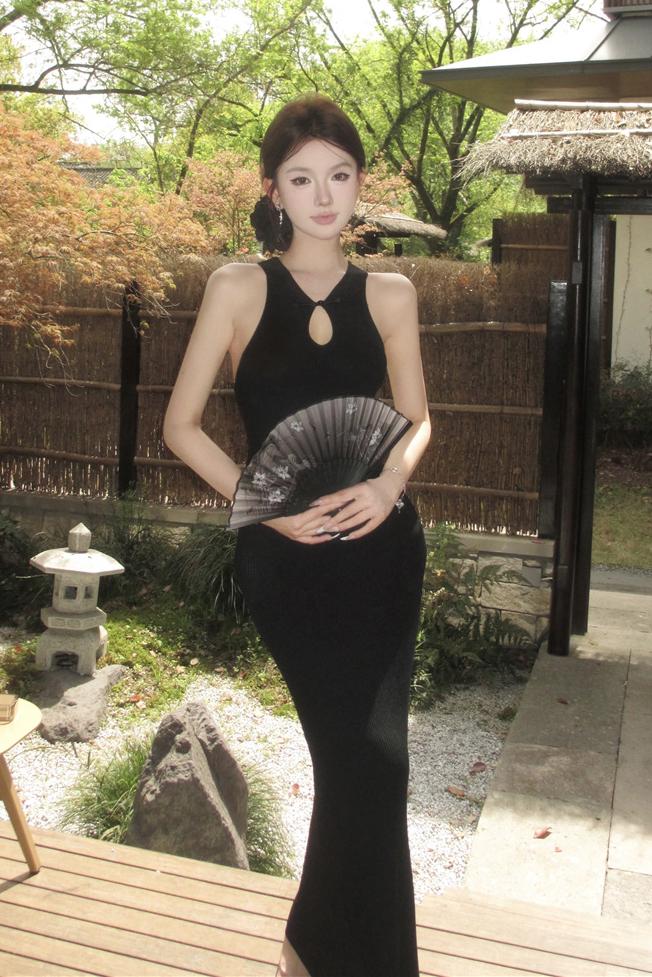 Retro High-End Sleeveless Slimming Knit Midi Dress - Image 5