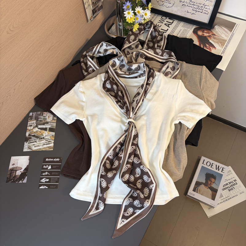 2026 Autumn Korean Style Solid Crew Neck Short Sleeve T-Shirt with Scarf Tie and Padded Shoulders for Women - Style 60ee2d