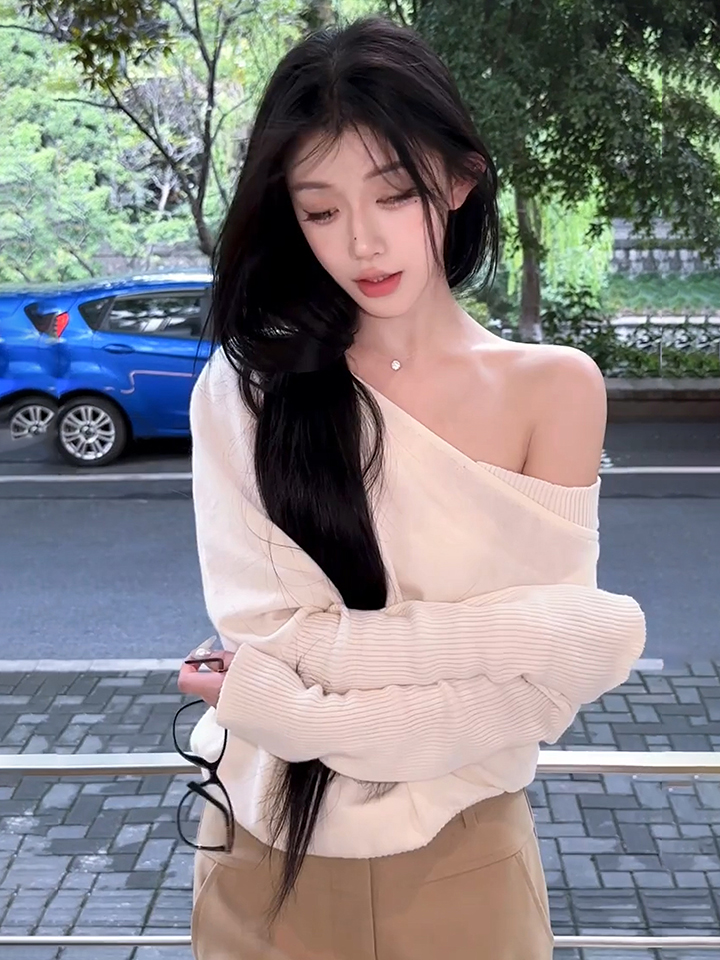 Women's Off-Shoulder Lazy Style Knit Sweater Korean Loose Slant Shoulder Top - Image 4