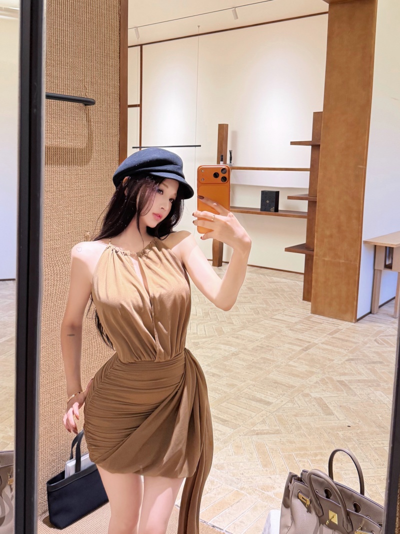 French Halter Neck Bodycon Dress for Women Early Autumn Backless Waist Cinched High-End Elegant Date Layering Dress