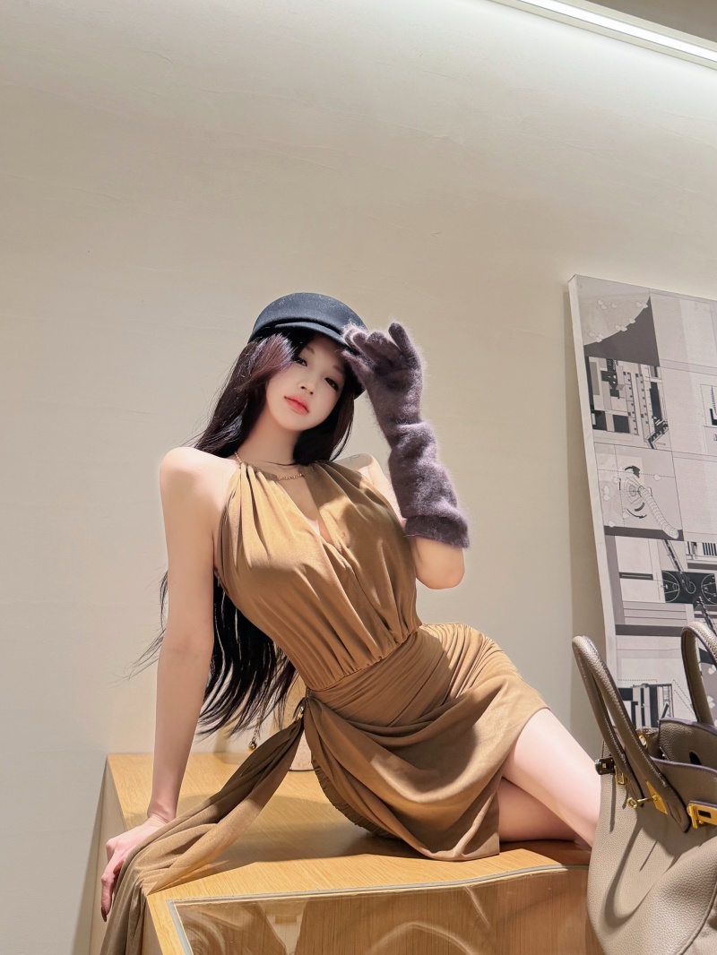French Halter Neck Bodycon Dress for Women Early Autumn Backless Waist Cinched High-End Elegant Date Layering Dress - Image 3