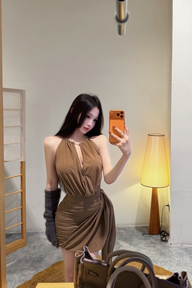 French Halter Neck Bodycon Dress for Women Early Autumn Backless Waist Cinched High-End Elegant Date Layering Dress - Image 5